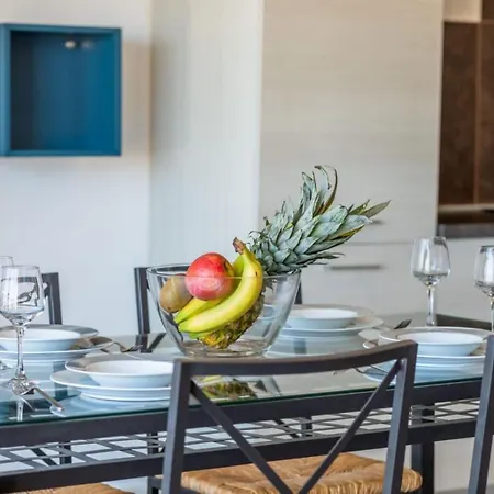 Sea-view Retreat 2 *