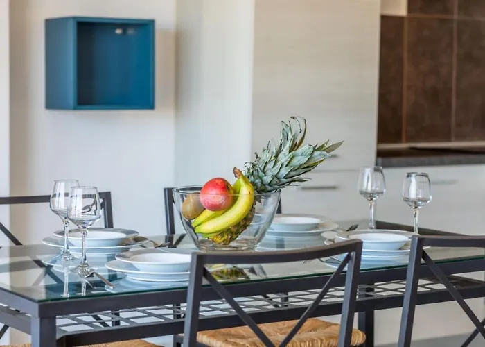 Sea-view Retreat 2 *